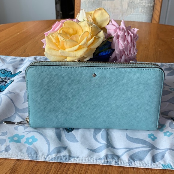kate spade Handbags - Kate Spade Leather Zip Around Wallet